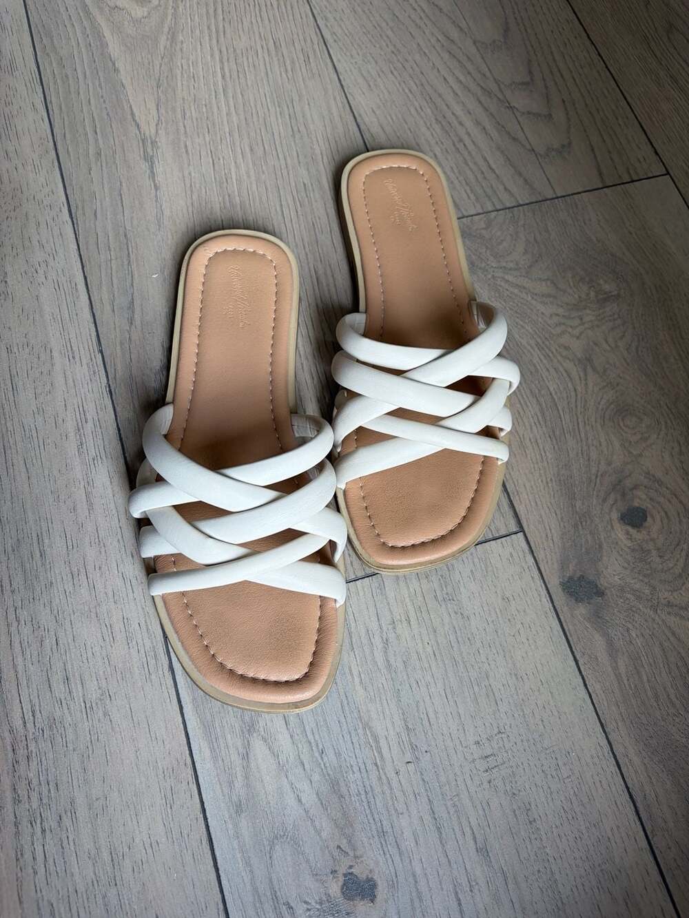 Universal Thread Women's Strappy Flat Slide Sandals in White